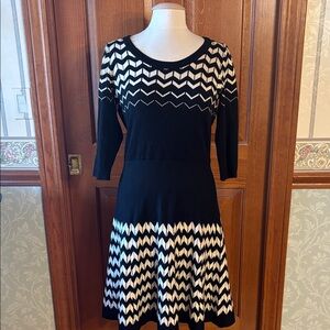 Danny & Nicole Black and Tan Chevron Sweater Dress. Women’s Size Large